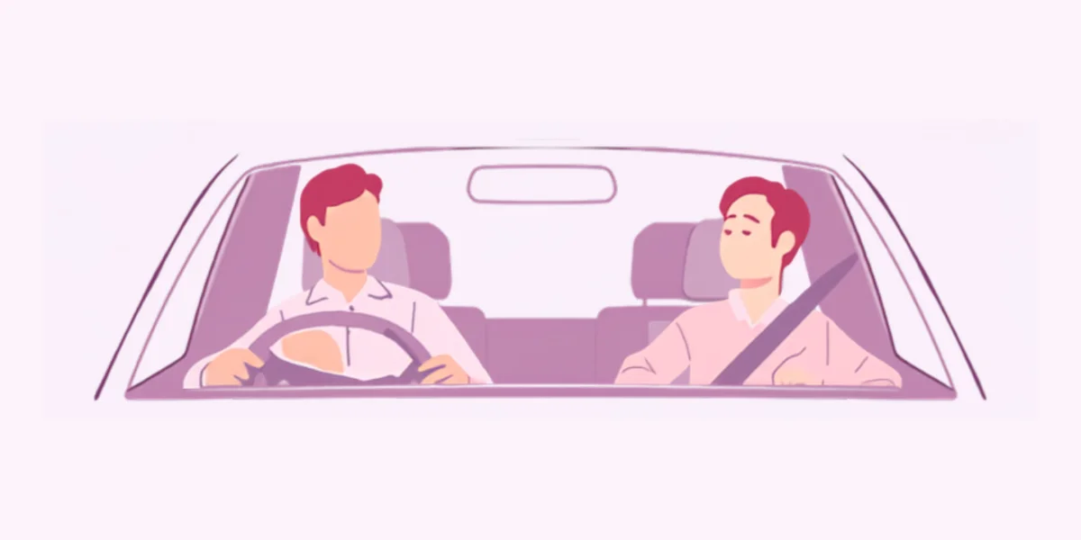 Passeggeri sui sedili posteriori con il foglio rosa