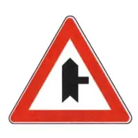 Figura del quesito n. 4202 (Segnali di precedenza)